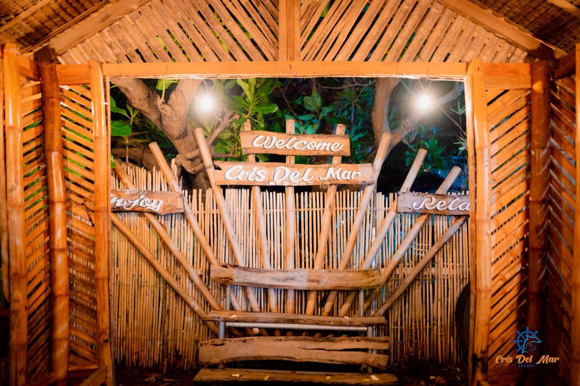 Cris Del Mar Resort Bolinao Exterior foto